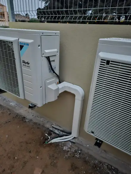 Montaje de dos unidades exteriores Daikin
