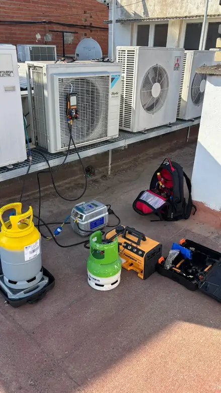 Herramienta profesional preparada para una instalación