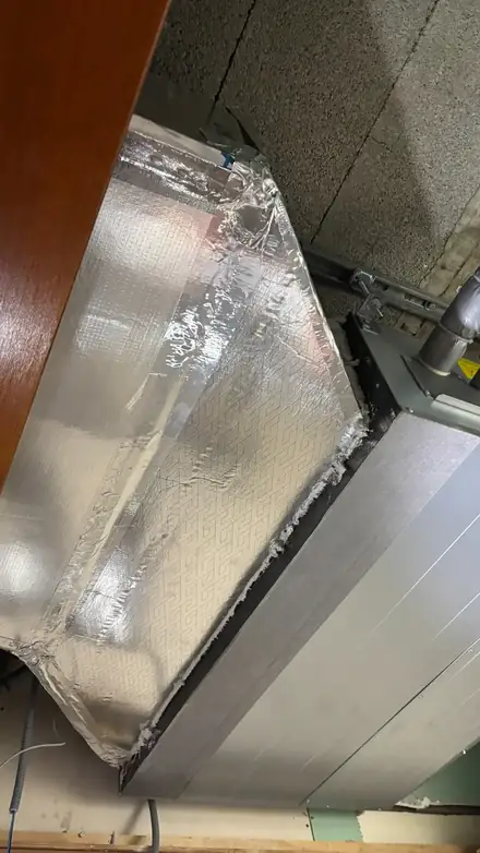 Instalación de conductos en falso techo