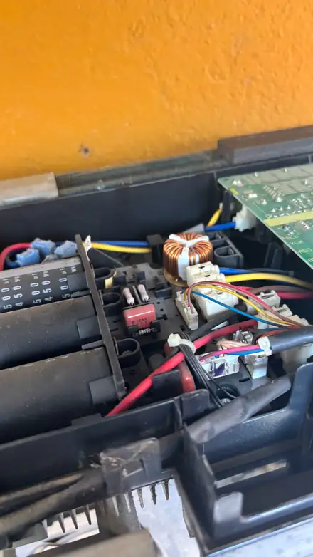 Detalle electrónico de una unidad durante el diagnóstico